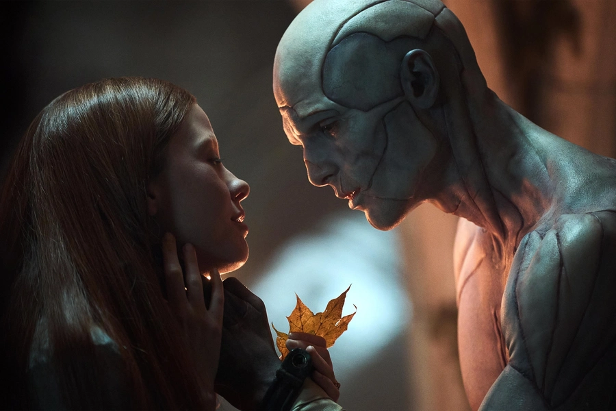 mia-goth-and-jacob-elordi-in-frankenstein