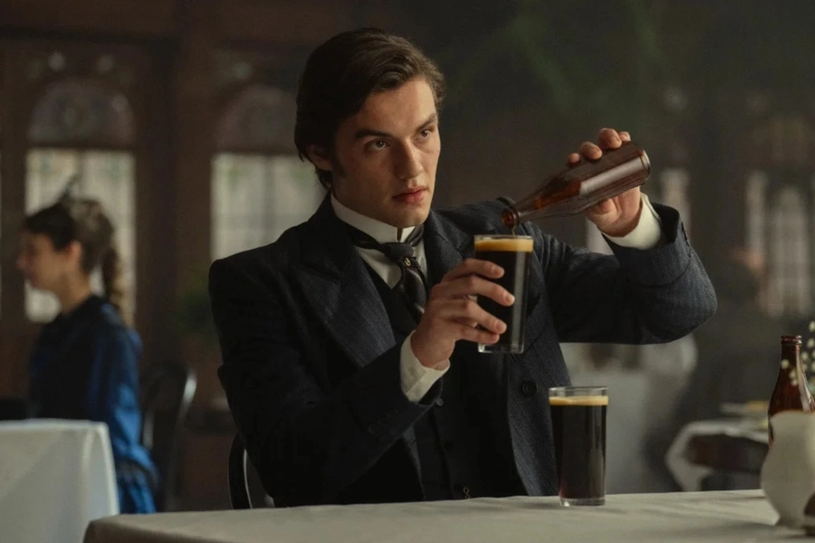 louis-partridge-house-of-guinness