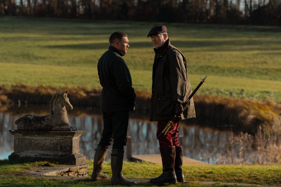 mobland-s1-conrad-kills-his-friend-paramount-plus