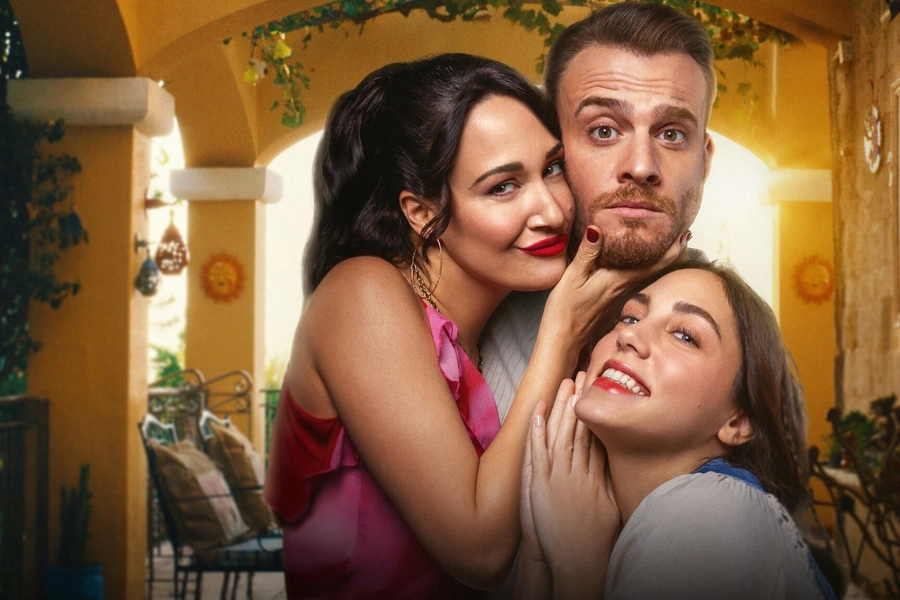 platonicbluemoonhotel-netflix